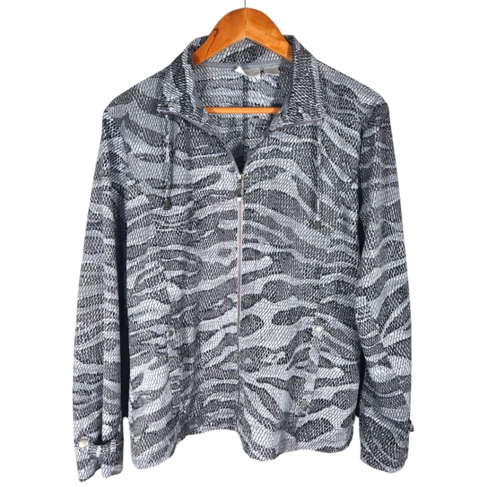 Zenergy by Chico's Sz 1 M-8 Snakeskin Print Full Zip Active Jacket Lightweight